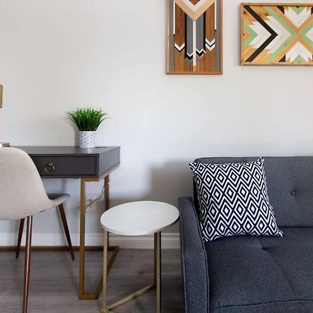 Beautiful & Cozy 1 Bedroom 1 Bath In The Westshore Виктория Экстерьер фото
